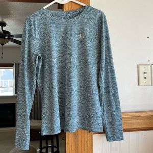 Under Armor heat gear loose fit size M women’s long-sleeve blue workout shirt